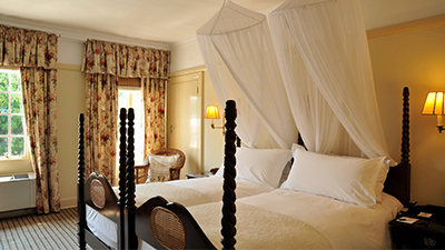 Standard room Victoria Falls Hotel